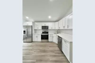 32 Dorchester Road, Ronkonkoma, NY 11779 - Photo 5