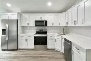 32 Dorchester Rd, Ronkonkoma, NY 11779 - Photo 5