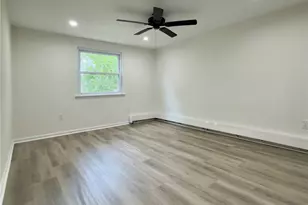 32 Dorchester Rd, Ronkonkoma, NY 11779 - Photo 7