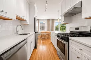 91 Van Cortlandt Ave W, Bronx, NY 10463 - Photo 3