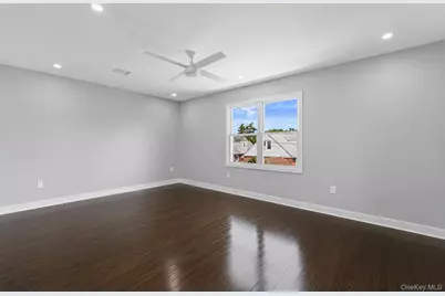 8341 Little Neck Parkway, Glen Oaks, NY 11004 - Photo 23
