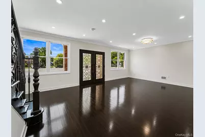 8341 Little Neck Parkway, Glen Oaks, NY 11004 - Photo 19