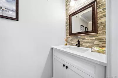 93 Boathouse Lane W, Bay Shore, NY 11706 - Photo 23