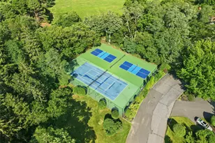 93 Boathouse Ln W, Bay Shore, NY 11706 - Photo 47