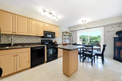 93 Boathouse Lane W, Bay Shore, NY 11706 - Photo 17