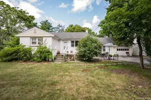 307 Old Country Rd, Melville, NY 11747 - Photo 21