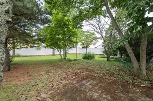 307 Old Country Rd, Melville, NY 11747 - Photo 17