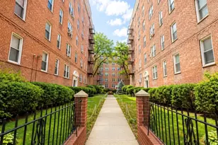 14445 Sanford, Flushing, NY 11355 - Photo 7