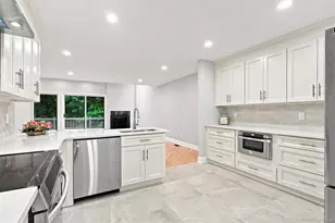 3 Willada Ln, Glen Cove, NY 11542 - Photo 9
