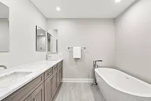 3 Willada Ln, Glen Cove, NY 11542 - Photo 17
