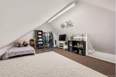 258-10 87th Road, Floral Park, NY 11001 - Photo 15