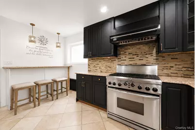 258-10 87th Road, Floral Park, NY 11001 - Photo 7
