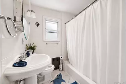 258-10 87th Road, Floral Park, NY 11001 - Photo 9