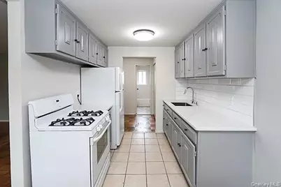 178 Jervis Avenue #178, Farmingdale, NY 11735 - Photo 15