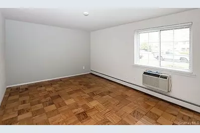 178 Jervis Avenue #178, Farmingdale, NY 11735 - Photo 21