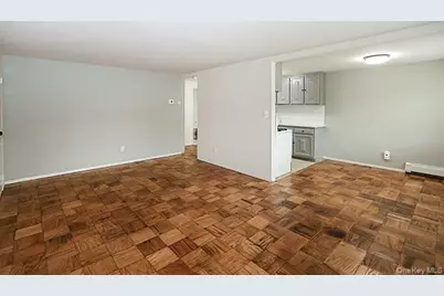 178 Jervis Avenue #178, Farmingdale, NY 11735 - Photo 7