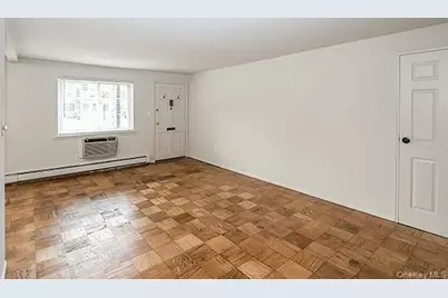 178 Jervis Avenue #178, Farmingdale, NY 11735 - Photo 11