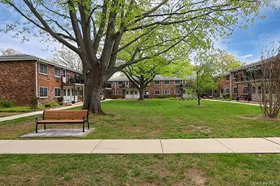 178 Jervis Avenue #178, Farmingdale, NY 11735 - Photo 25