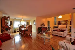 786 E Carl Ave, Baldwin, NY 11510 - Photo 3