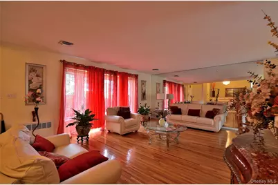 786 E Carl Avenue, Baldwin, NY 11510 - Photo 5