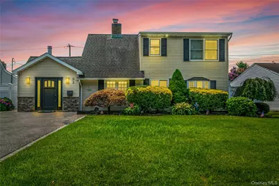 93 Duckpond Drive N, Wantagh, NY 11793 - Photo 23