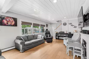 93 Duckpond Dr N, Wantagh, NY 11793 - Photo 9