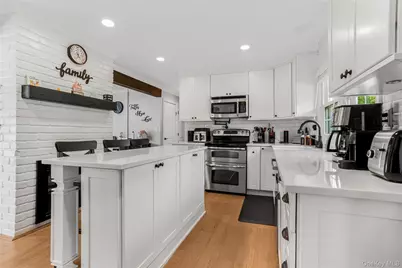 93 Duckpond Drive N, Wantagh, NY 11793 - Photo 3