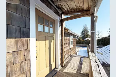 495 Montauk Highway, East Quogue, NY 11942 - Photo 17