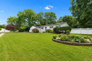 10 Aron Dr, Bohemia, NY 11716 - Photo 3