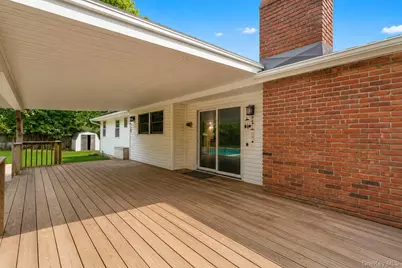 10 Aron Drive, Bohemia, NY 11716 - Photo 37