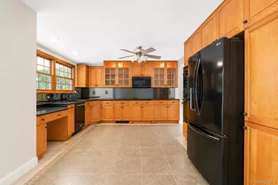 10 Aron Drive, Bohemia, NY 11716 - Photo 9