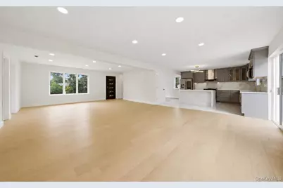 136 Udall Road, West Islip, NY 11795 - Photo 15
