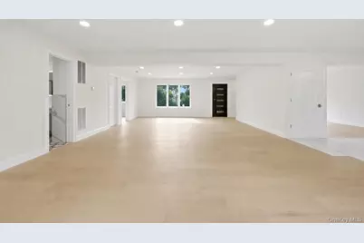 136 Udall Road, West Islip, NY 11795 - Photo 17
