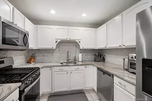 1116 Savoy Dr, Melville, NY 11747 - Photo 9