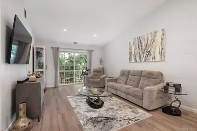1116 Savoy Drive, Melville, NY 11747 - Photo 5
