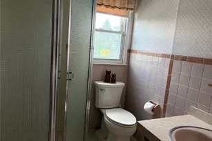 46 Margaret Dr E, Plainview, NY 11803 - Photo 11