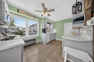 131 Dorset Ave, Albertson, NY 11507 - Photo 9