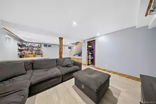 131 Dorset Ave, Albertson, NY 11507 - Photo 21