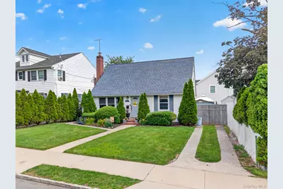 131 Dorset Avenue, Albertson, NY 11507 - Photo 3