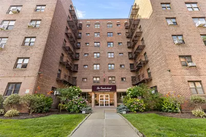 87-40 Francis Lewis Boulevard #42B, Queens Village, NY 11427 - Photo 1