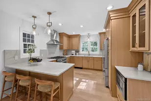 111 Altamont Ave, Sea Cliff, NY 11579 - Photo 11