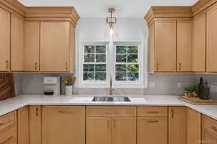111 Altamont Ave, Sea Cliff, NY 11579 - Photo 9