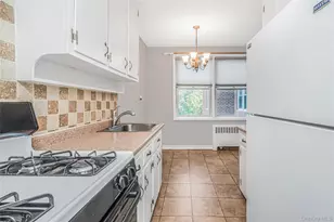 1111 Midland Ave, Bronxville, NY 10708 - Photo 11