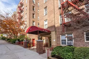 67-25 Clyde St, Forest Hills, NY 11375 - Photo 23