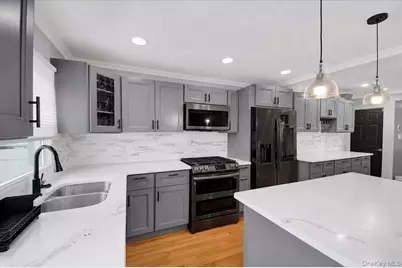 2565 Westervelt Avenue, Bronx, NY 10469 - Photo 9