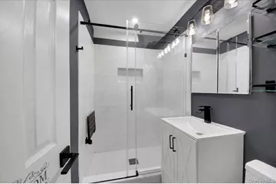 2565 Westervelt Avenue, Bronx, NY 10469 - Photo 11