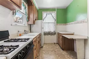 46-27 Robinson St, Flushing, NY 11355 - Photo 13