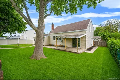 532 French Avenue, North Babylon, NY 11703 - Photo 3