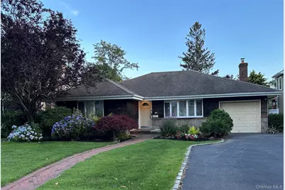 98 Wright Road, Rockville Centre, NY 11570 - Photo 1