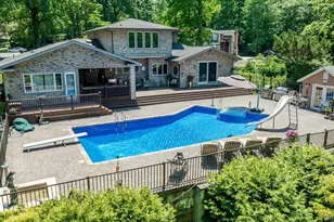 5 Jacquelyn Ct, Dix Hills, NY 11746 - Photo 49
